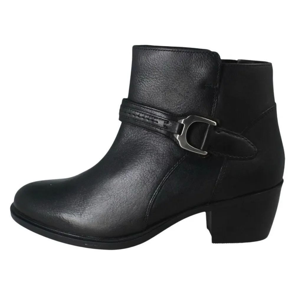 Clarks | Neva Buckle